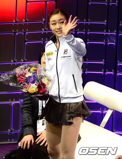 김연아 세계선수권 우승 찬양 개드립 모음