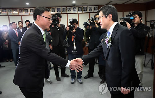 채동욱을 물러나게 한 배경, 황교안과 원세훈