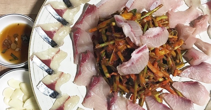 겨울 전령, 단단 쫄깃 제주산 방어 맛집