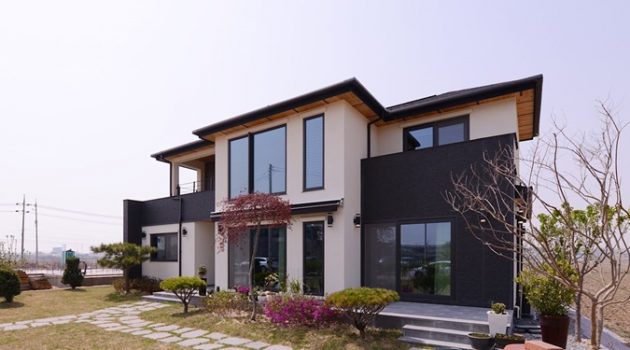 단정한 외관과 안정감이 돋보이는 집, 세교동 목조주택