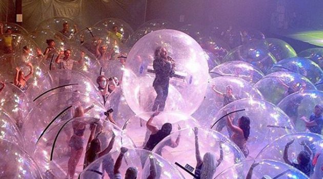 코로나 시대의 버블 콘서트