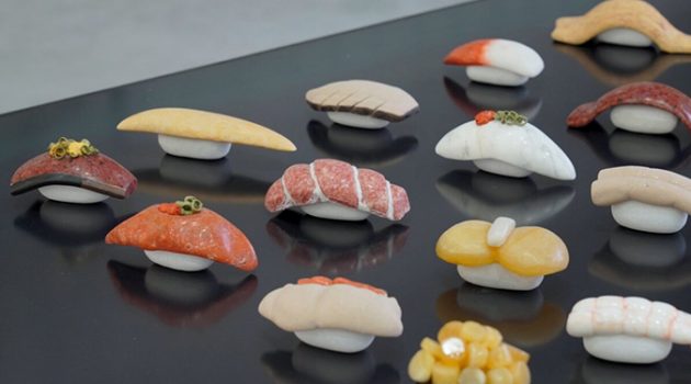 맛있는 생선초밥? 조심하세요, 돌로 만들었어요