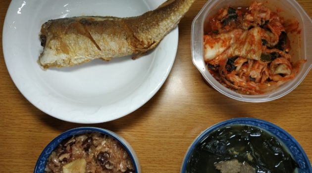 생일상: 엄마는 당신의 그런 식사를 원치 않는다